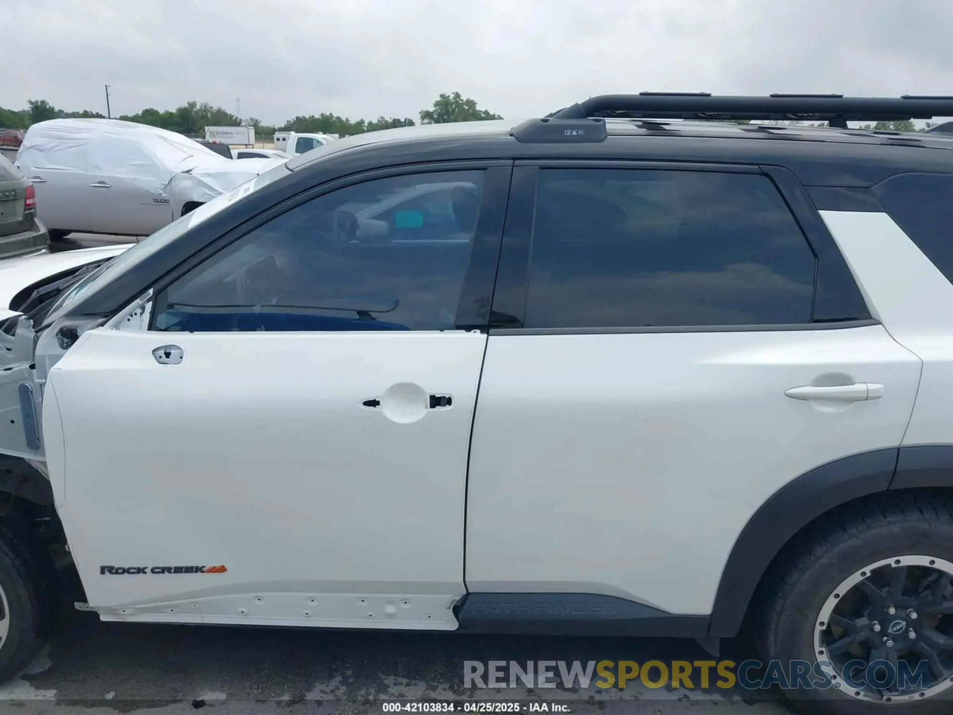 15 Photograph of a damaged car 5N1DR3BD3PC230595 NISSAN PATHFINDER 2023