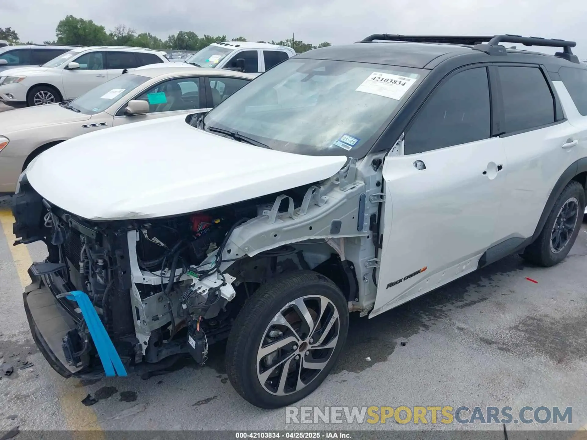 18 Photograph of a damaged car 5N1DR3BD3PC230595 NISSAN PATHFINDER 2023