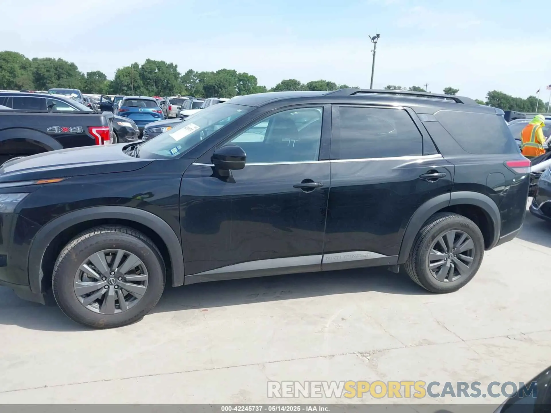14 Photograph of a damaged car 5N1DR3BA1RC257707 NISSAN PATHFINDER 2024