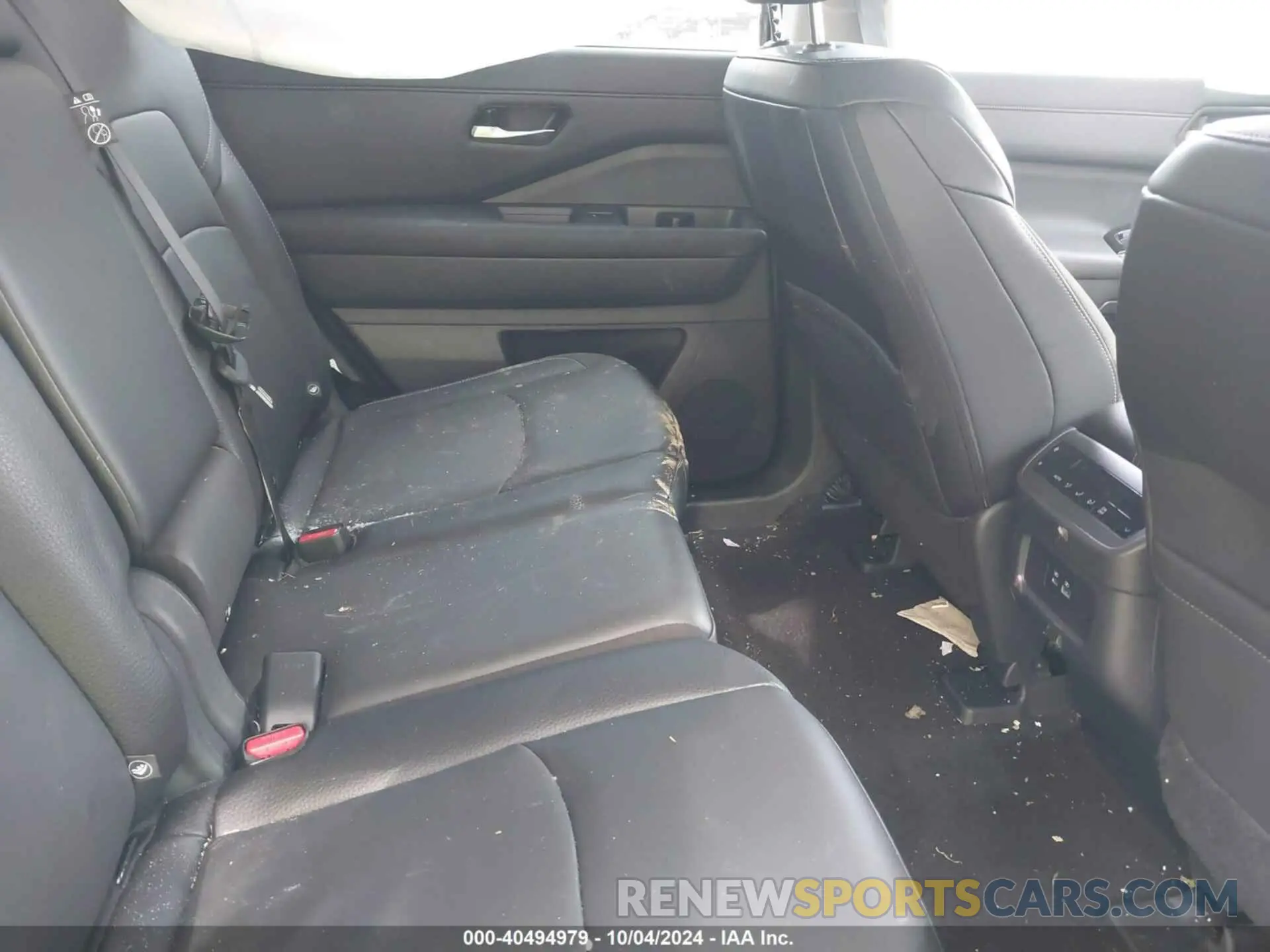 8 Photograph of a damaged car 5N1DR3CC1RC282753 NISSAN PATHFINDER 2024