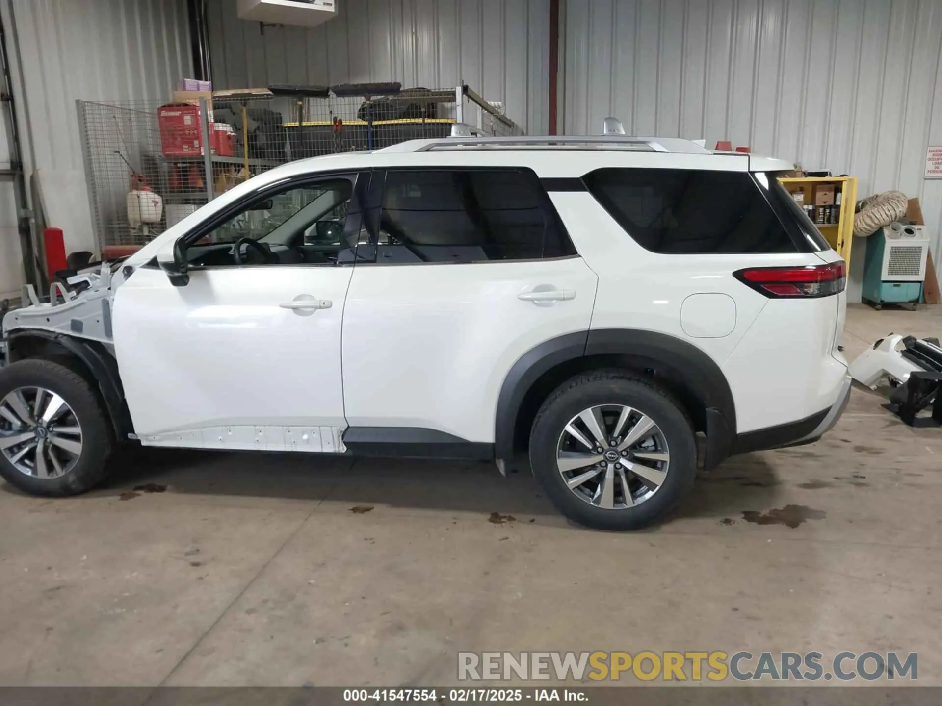 15 Photograph of a damaged car 5N1DR3CC4RC227181 NISSAN PATHFINDER 2024