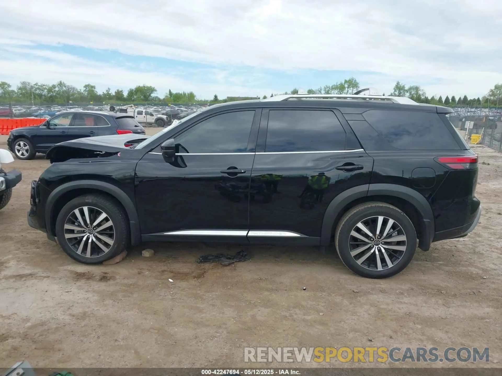 14 Photograph of a damaged car 5N1DR3DKXRC257288 NISSAN PATHFINDER 2024