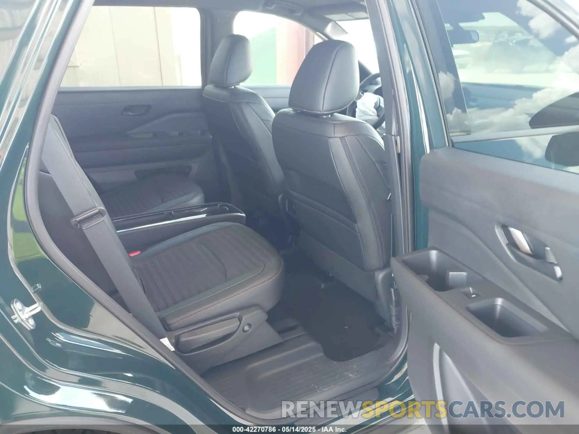 8 Photograph of a damaged car 5N1DR3BD4SC230520 NISSAN PATHFINDER 2025