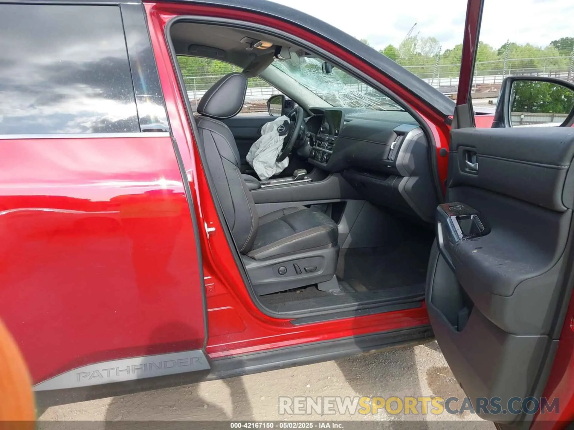 5 Photograph of a damaged car 5N1DR3CC3SC202875 NISSAN PATHFINDER 2025