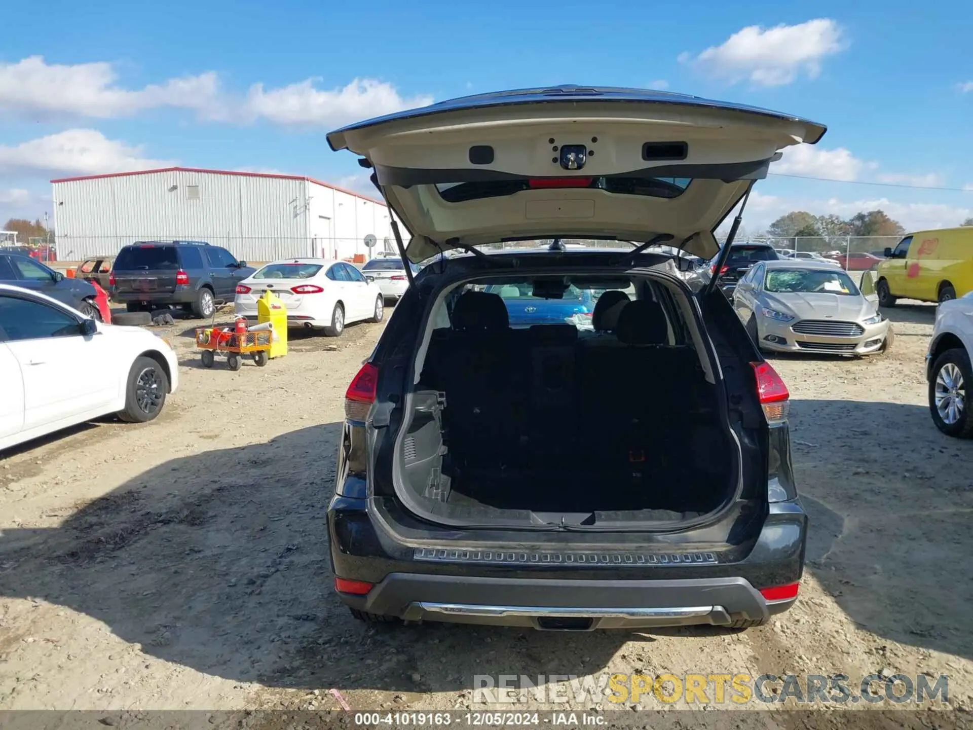 18 Photograph of a damaged car 5N1AT2MT0KC799416 NISSAN ROGUE 2019