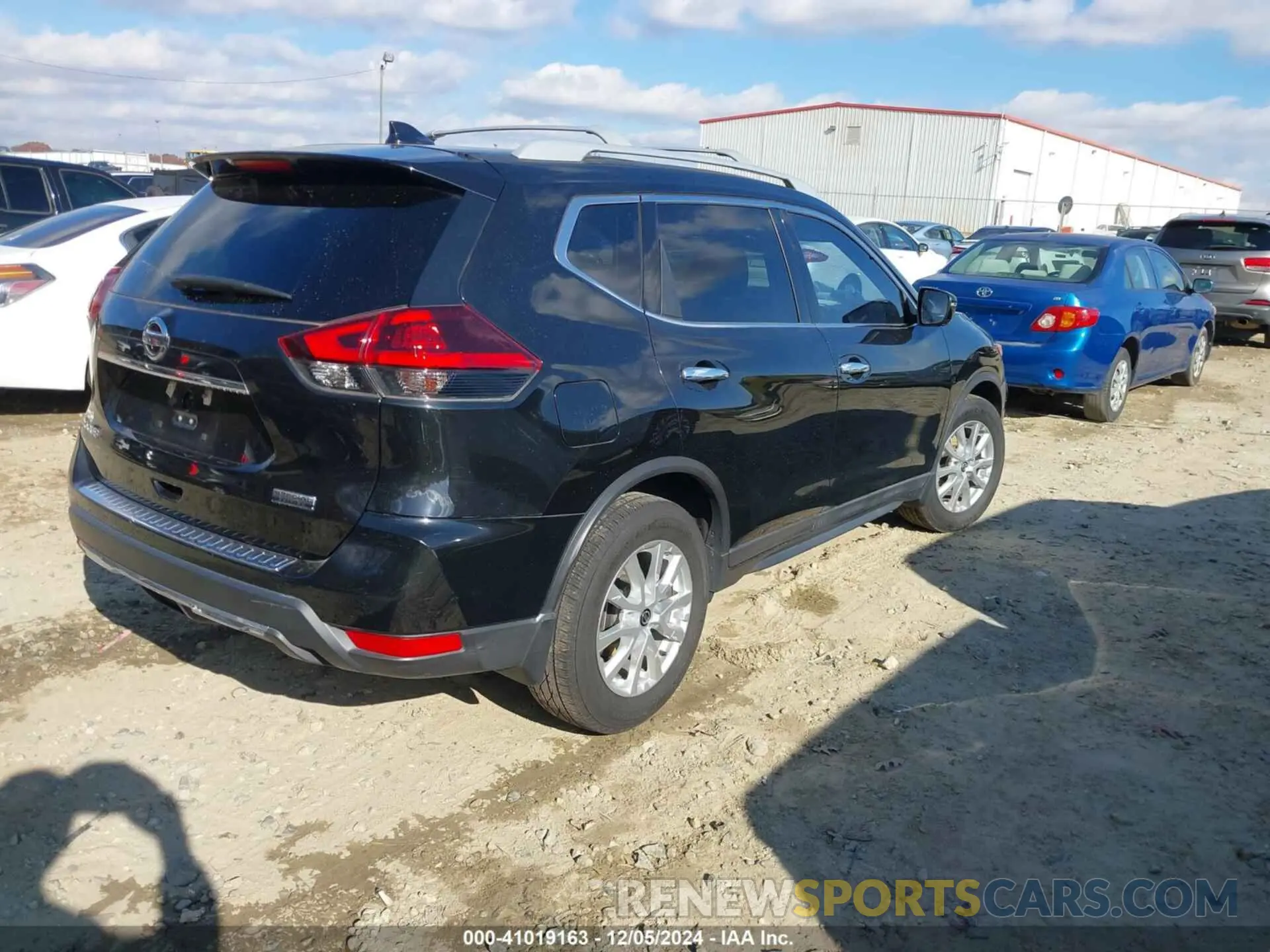 4 Photograph of a damaged car 5N1AT2MT0KC799416 NISSAN ROGUE 2019