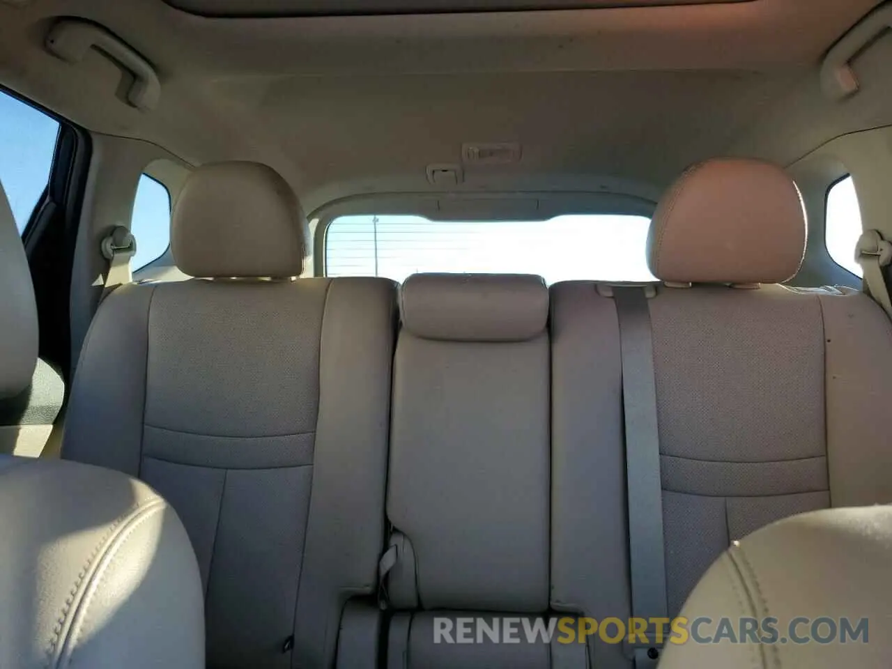 10 Photograph of a damaged car 5N1AT2MT1KC742528 NISSAN ROGUE 2019