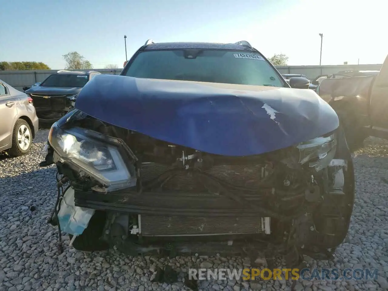 5 Photograph of a damaged car 5N1AT2MT1KC742528 NISSAN ROGUE 2019