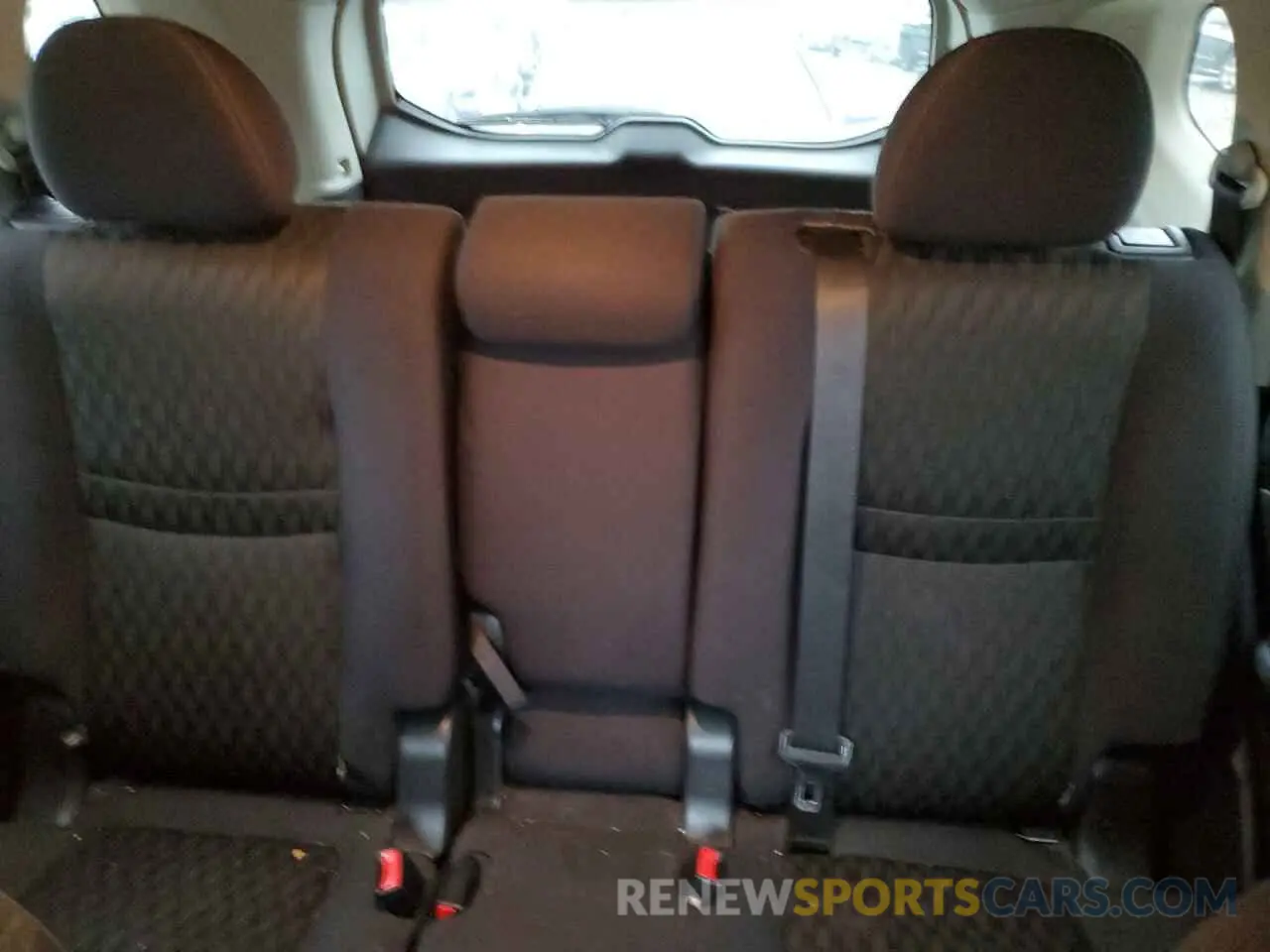 10 Photograph of a damaged car 5N1AT2MT1KC768322 NISSAN ROGUE 2019