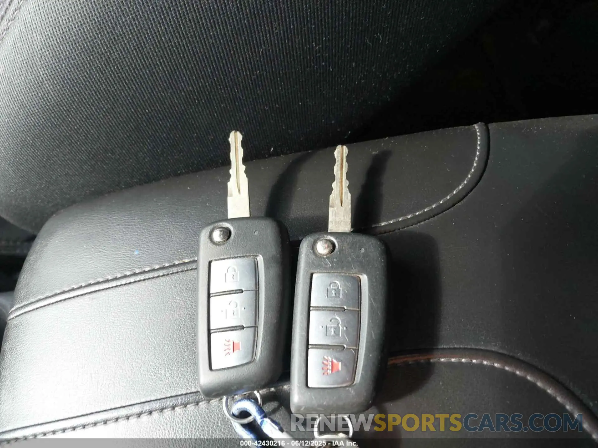 11 Photograph of a damaged car 5N1AT2MT4KC744340 NISSAN ROGUE 2019