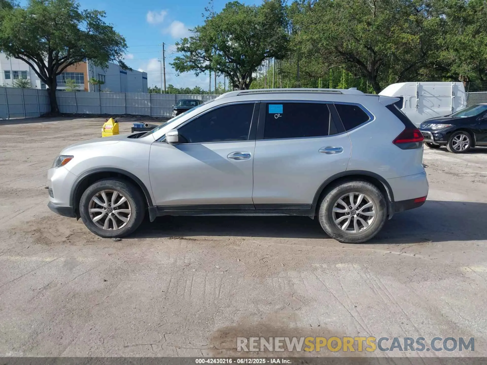 14 Photograph of a damaged car 5N1AT2MT4KC744340 NISSAN ROGUE 2019