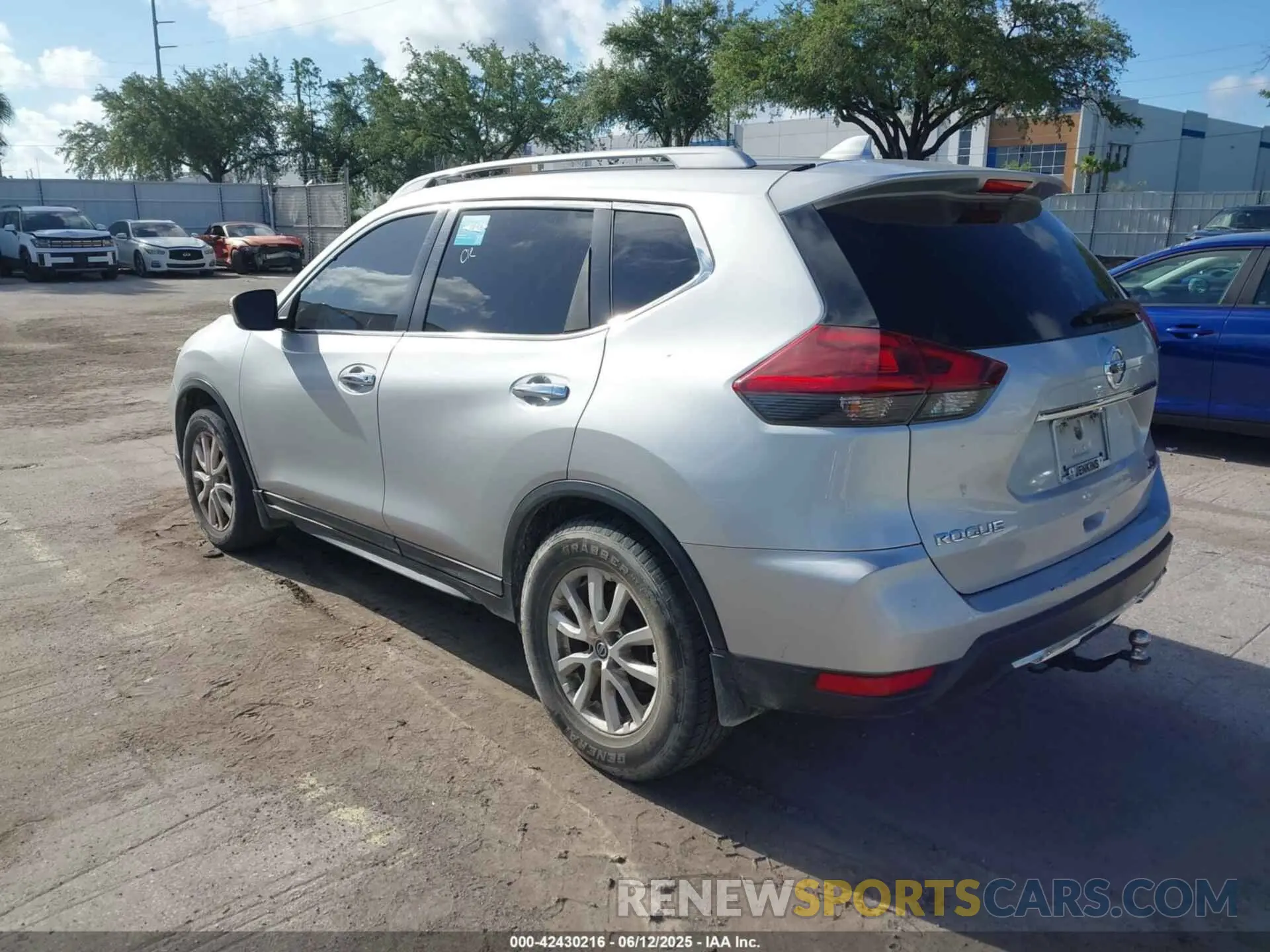 3 Photograph of a damaged car 5N1AT2MT4KC744340 NISSAN ROGUE 2019