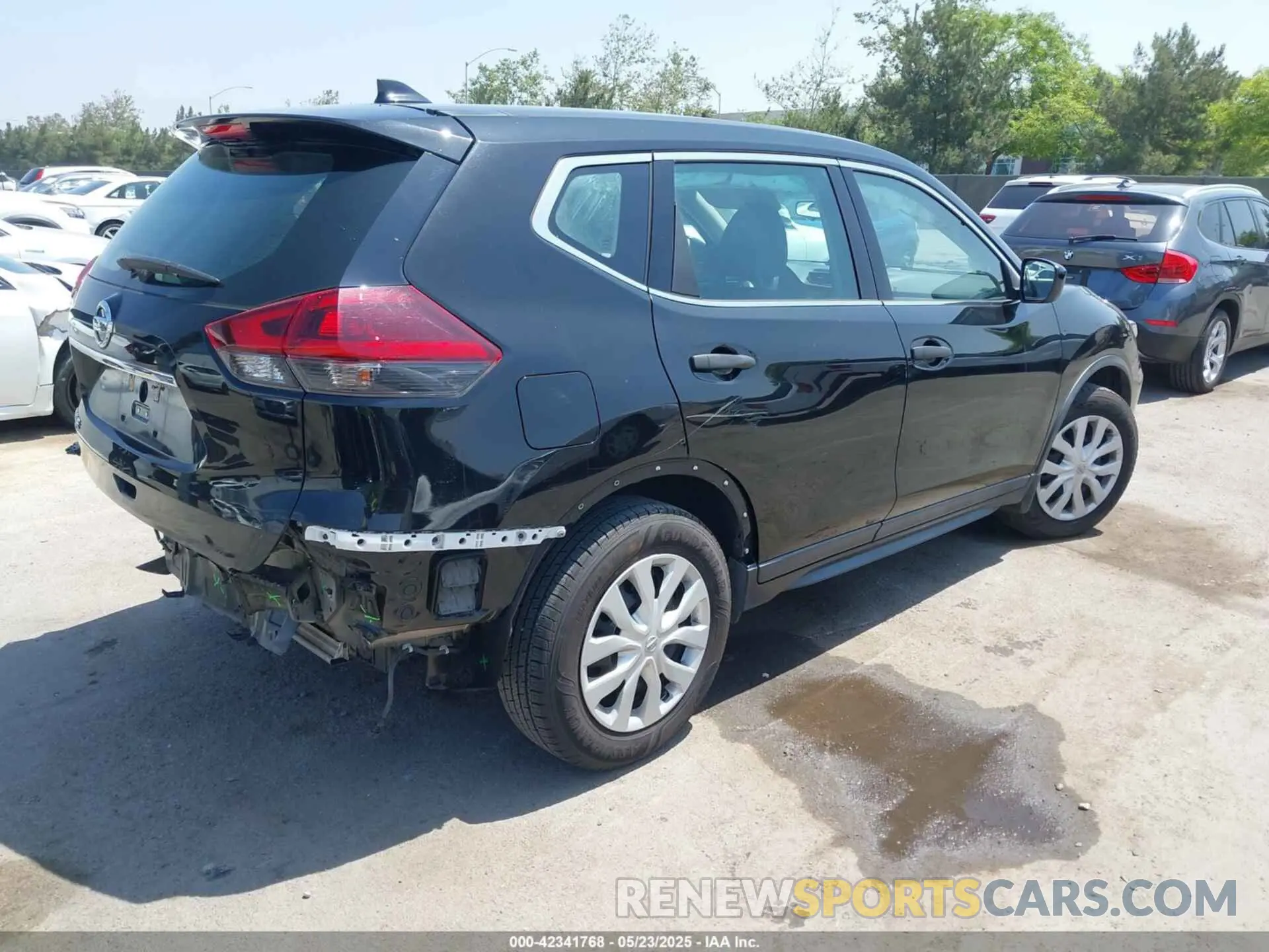 4 Photograph of a damaged car 5N1AT2MT4KC839870 NISSAN ROGUE 2019