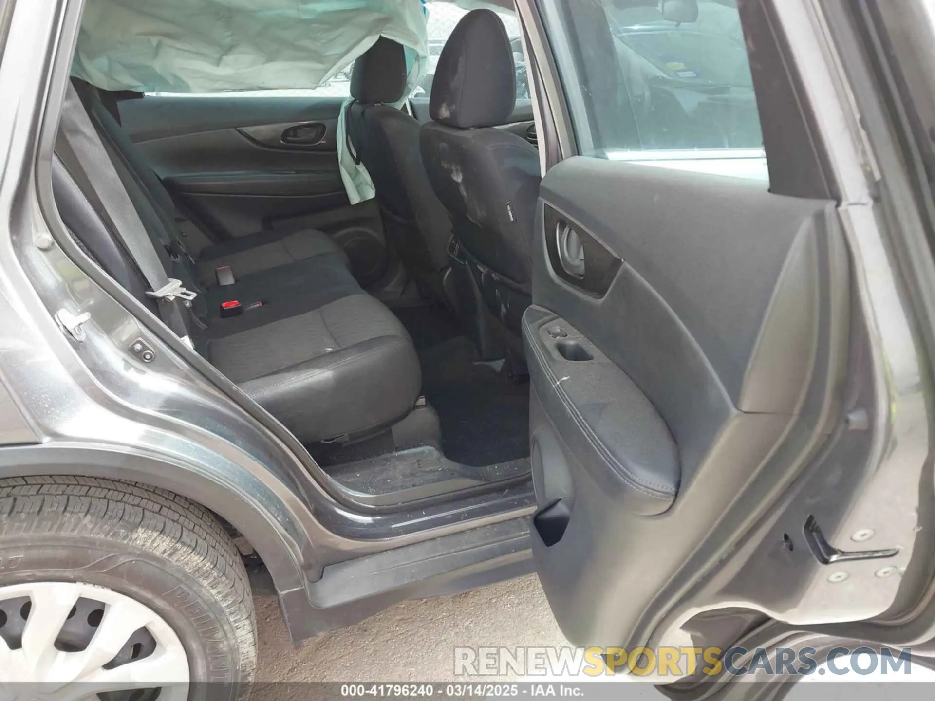 8 Photograph of a damaged car 5N1AT2MT6KC768235 NISSAN ROGUE 2019