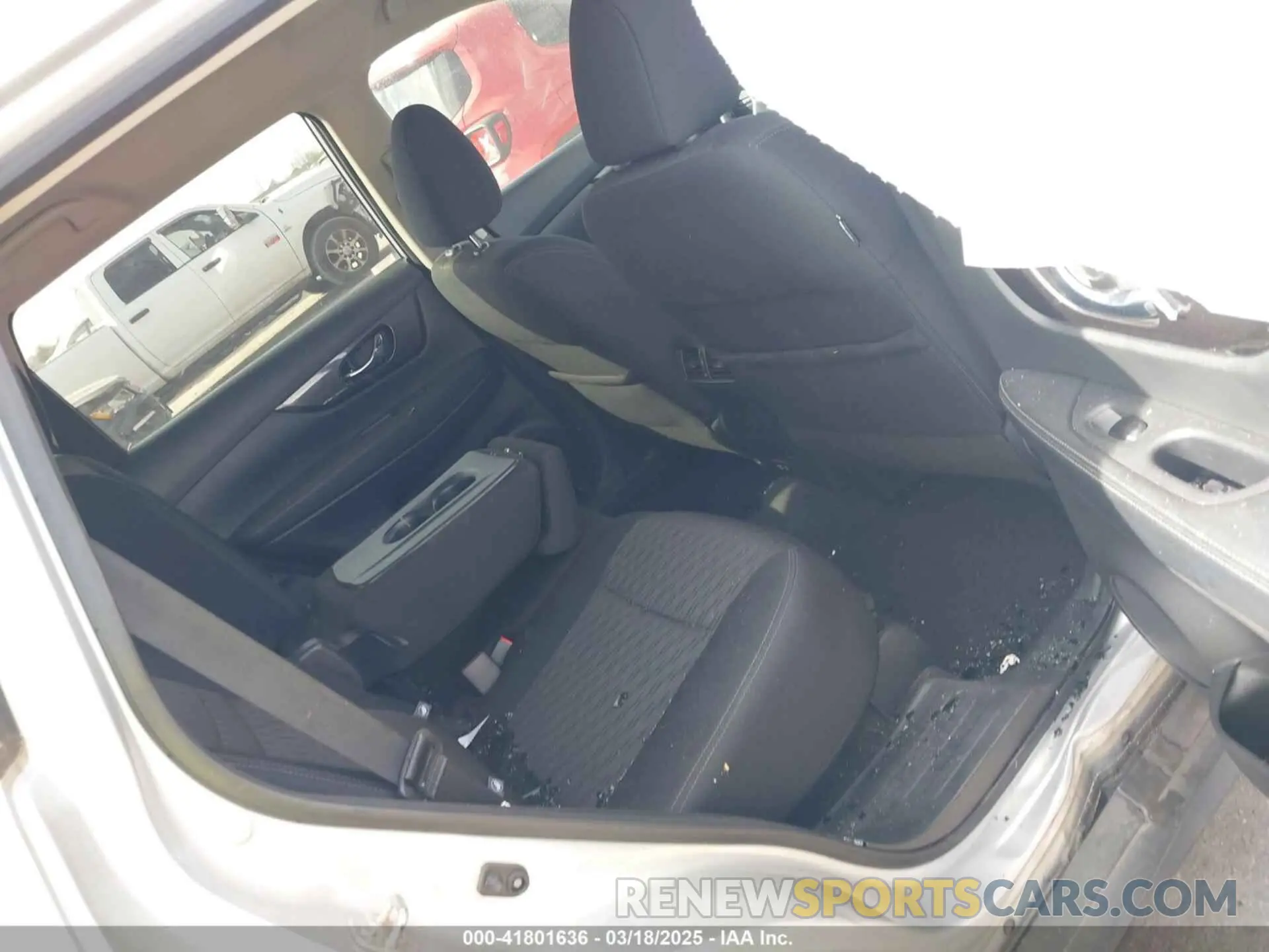 8 Photograph of a damaged car 5N1AT2MT6KC826988 NISSAN ROGUE 2019