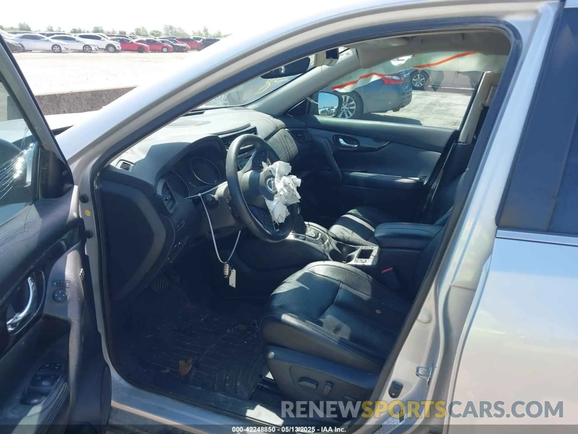 5 Photograph of a damaged car 5N1AT2MT7KC706102 NISSAN ROGUE 2019
