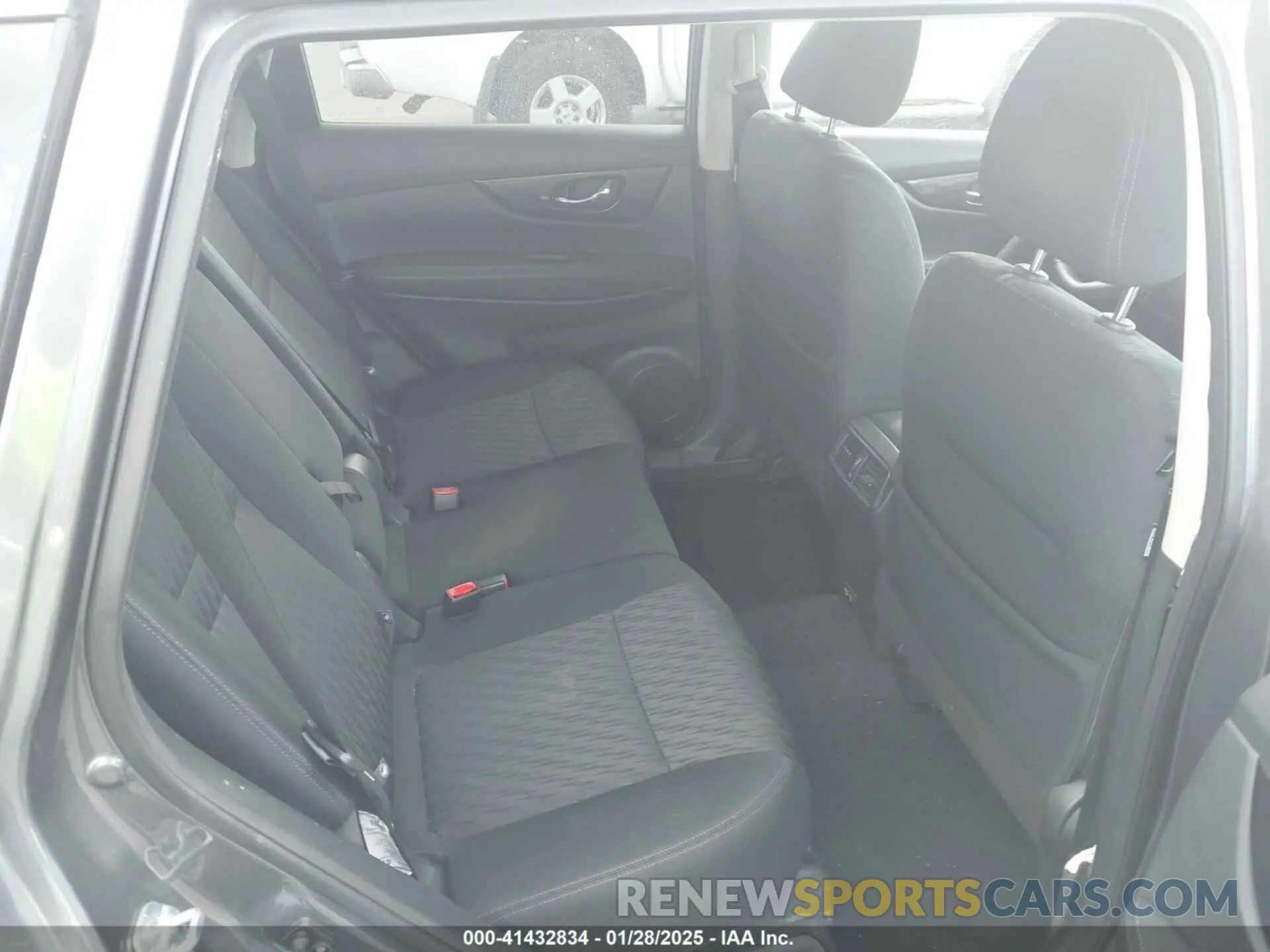8 Photograph of a damaged car 5N1AT2MT7KC708657 NISSAN ROGUE 2019