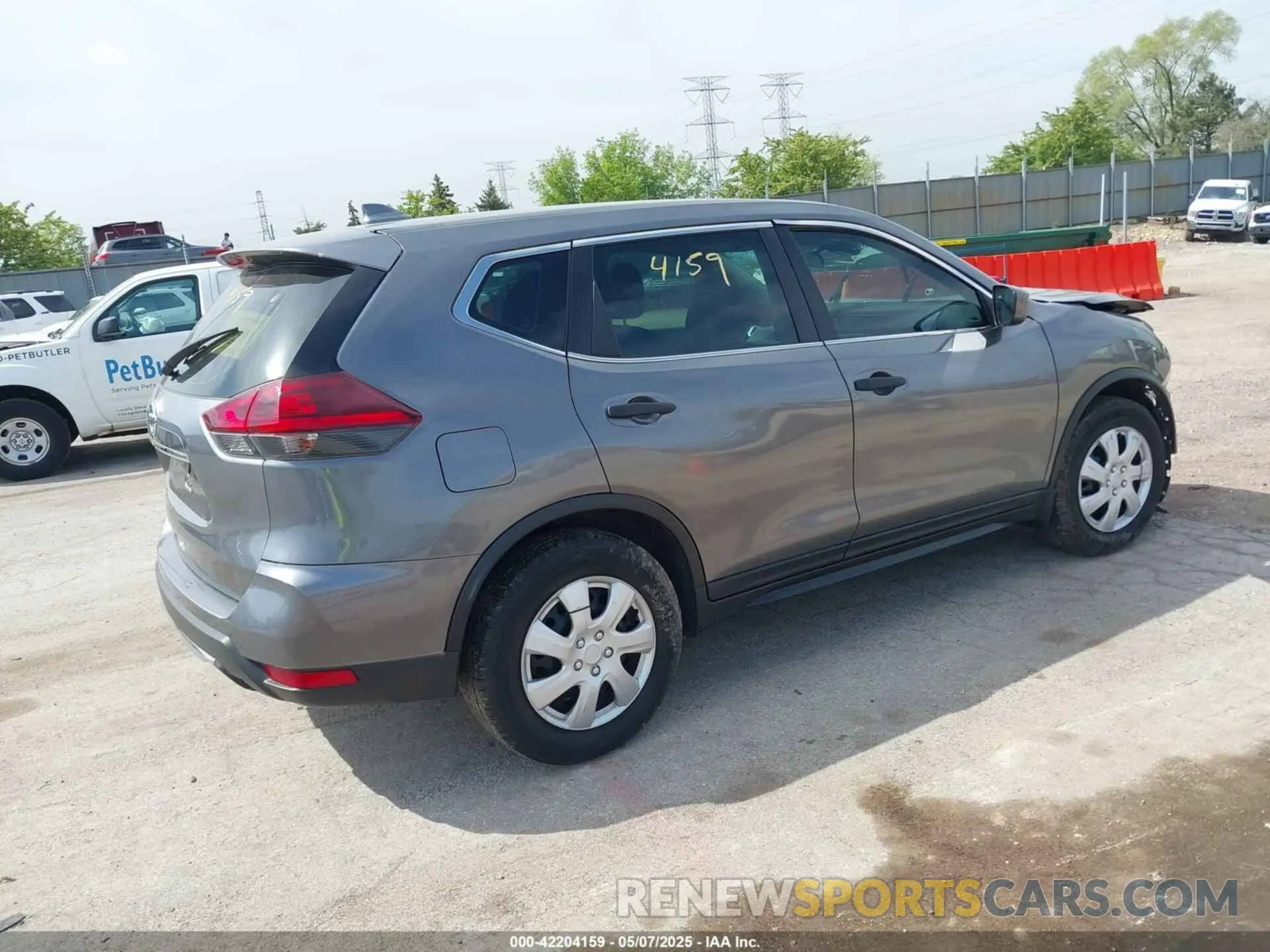 4 Photograph of a damaged car 5N1AT2MT7KC747698 NISSAN ROGUE 2019