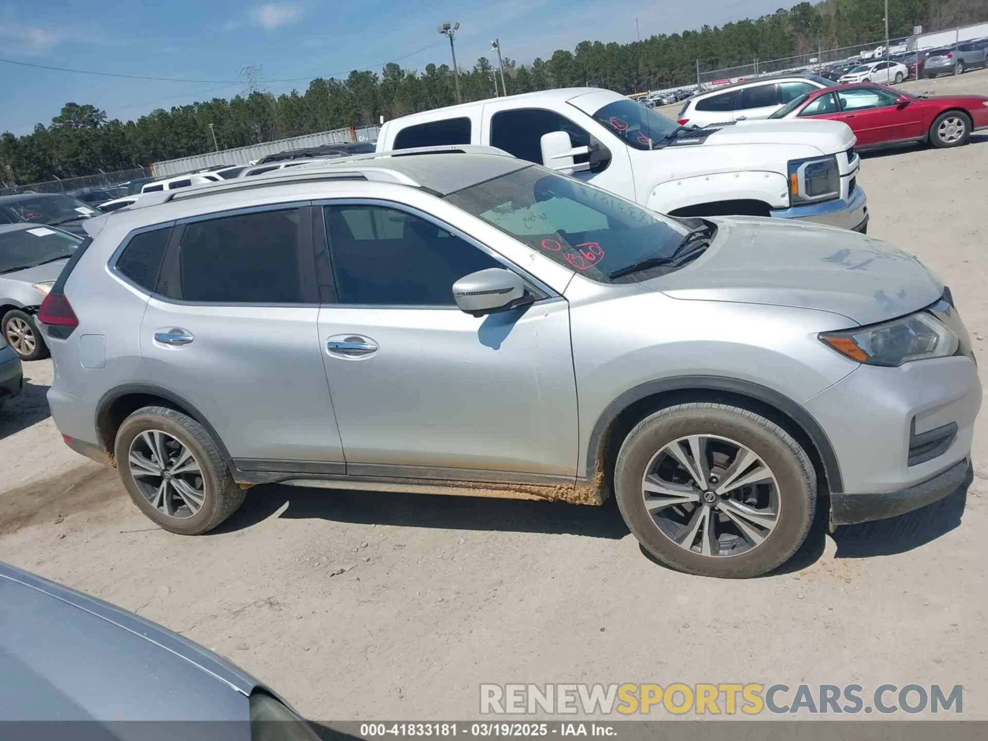13 Photograph of a damaged car 5N1AT2MT8KC761268 NISSAN ROGUE 2019