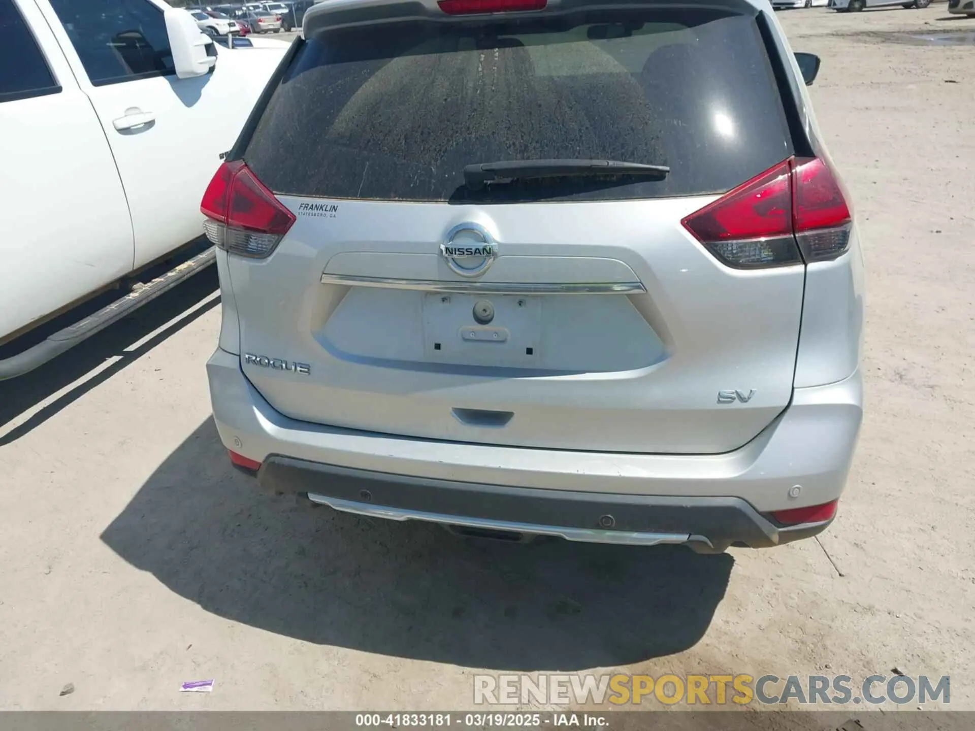 16 Photograph of a damaged car 5N1AT2MT8KC761268 NISSAN ROGUE 2019
