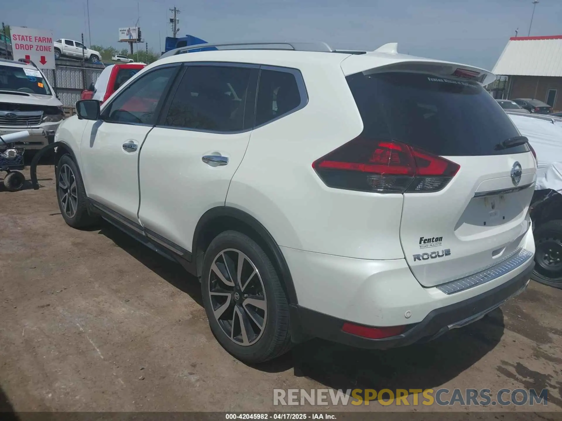 3 Photograph of a damaged car 5N1AT2MT8KC805074 NISSAN ROGUE 2019