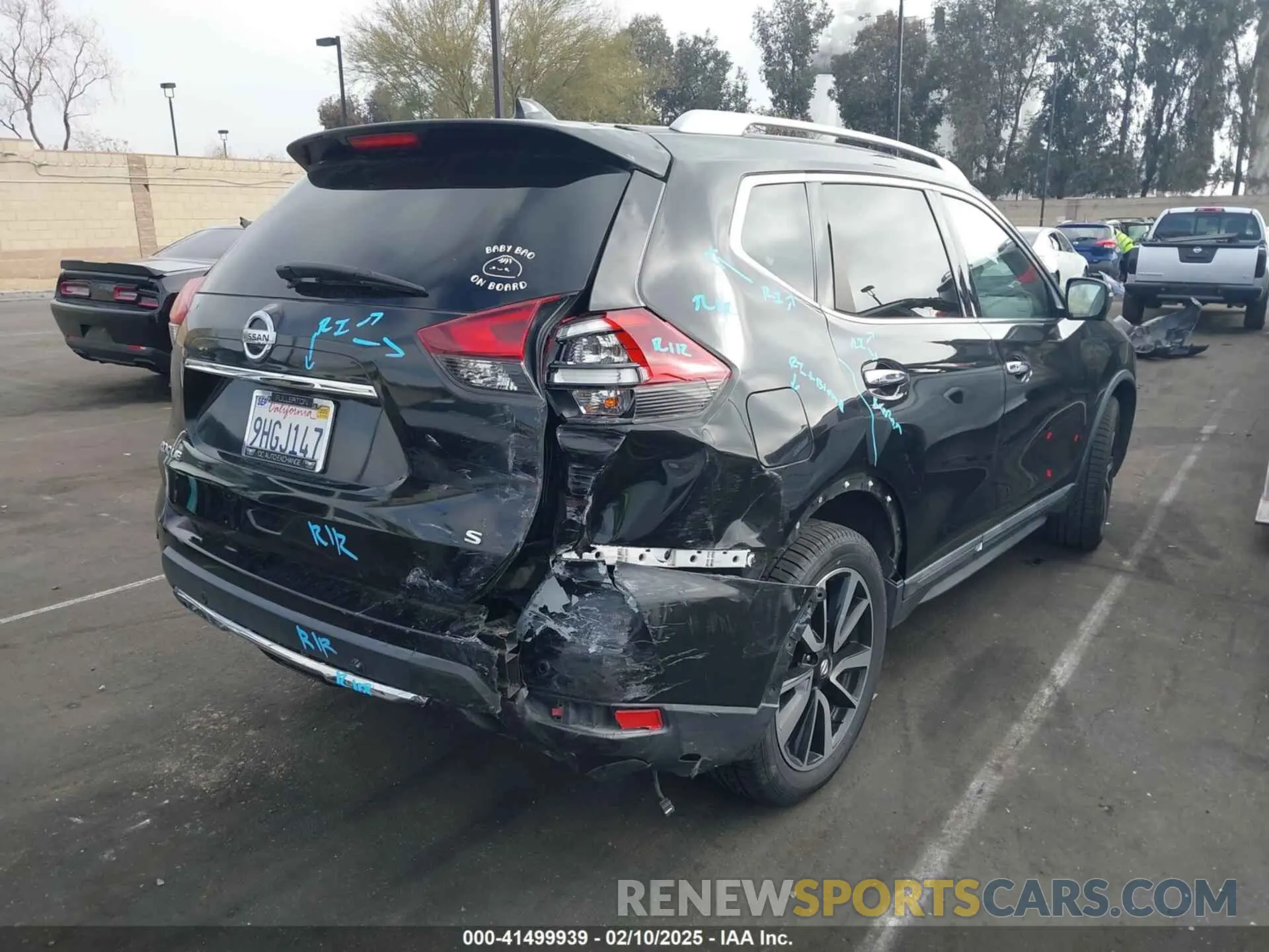 4 Photograph of a damaged car 5N1AT2MT9KC749923 NISSAN ROGUE 2019