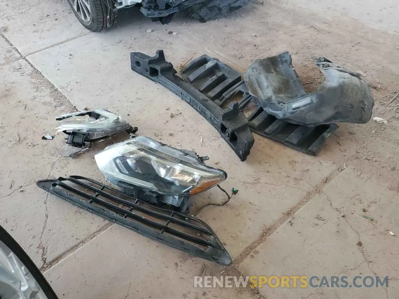 14 Photograph of a damaged car 5N1AT2MT9KC766964 NISSAN ROGUE 2019