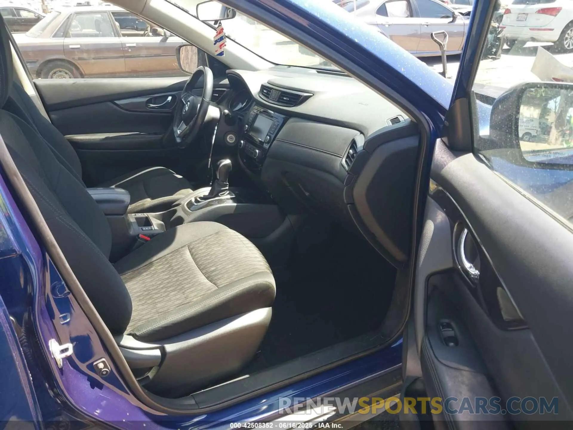 5 Фотография поврежденного автомобиля 5N1AT2MT9KC811451 NISSAN ROGUE 2019