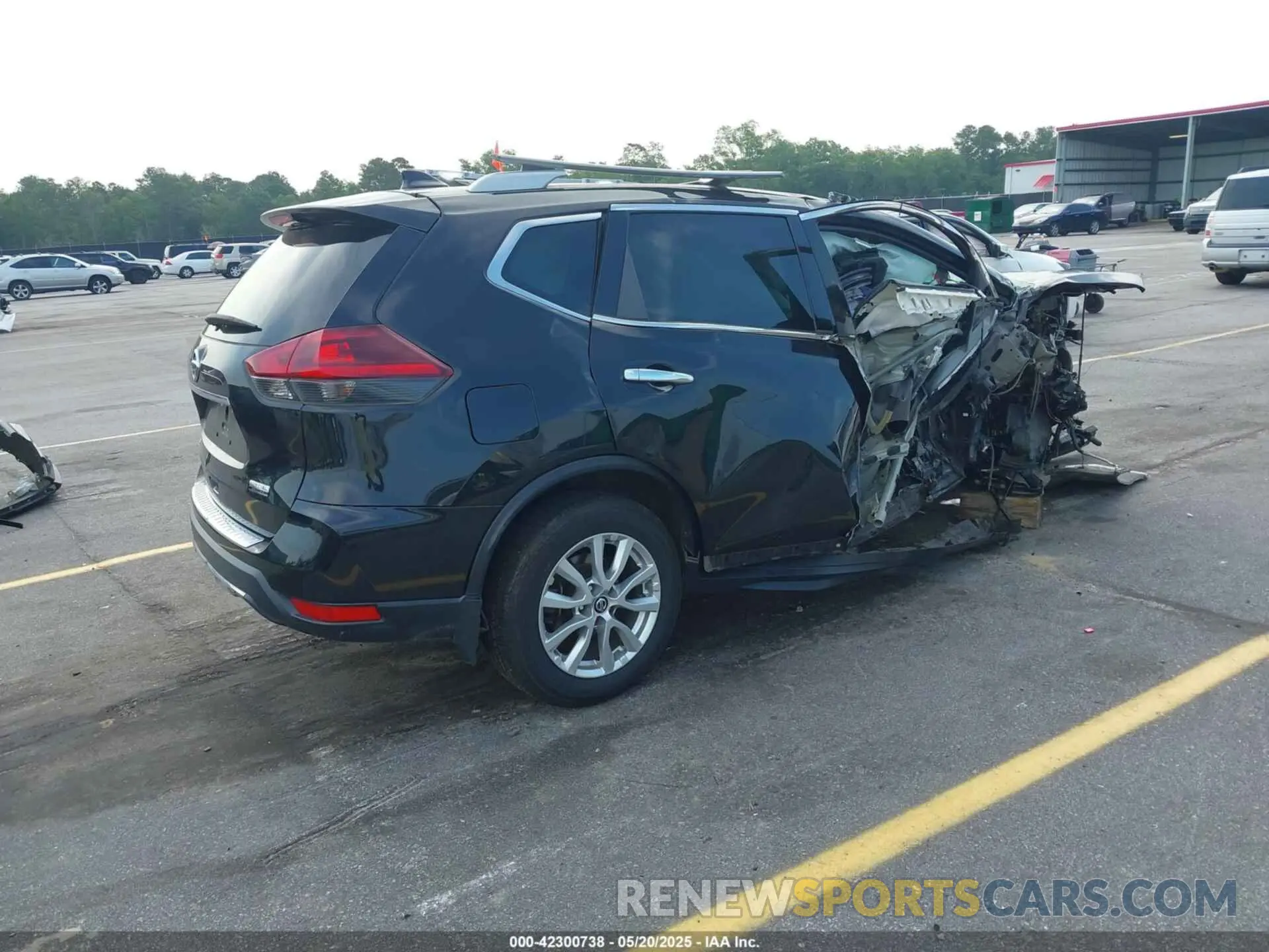 4 Photograph of a damaged car 5N1AT2MT9KC845180 NISSAN ROGUE 2019