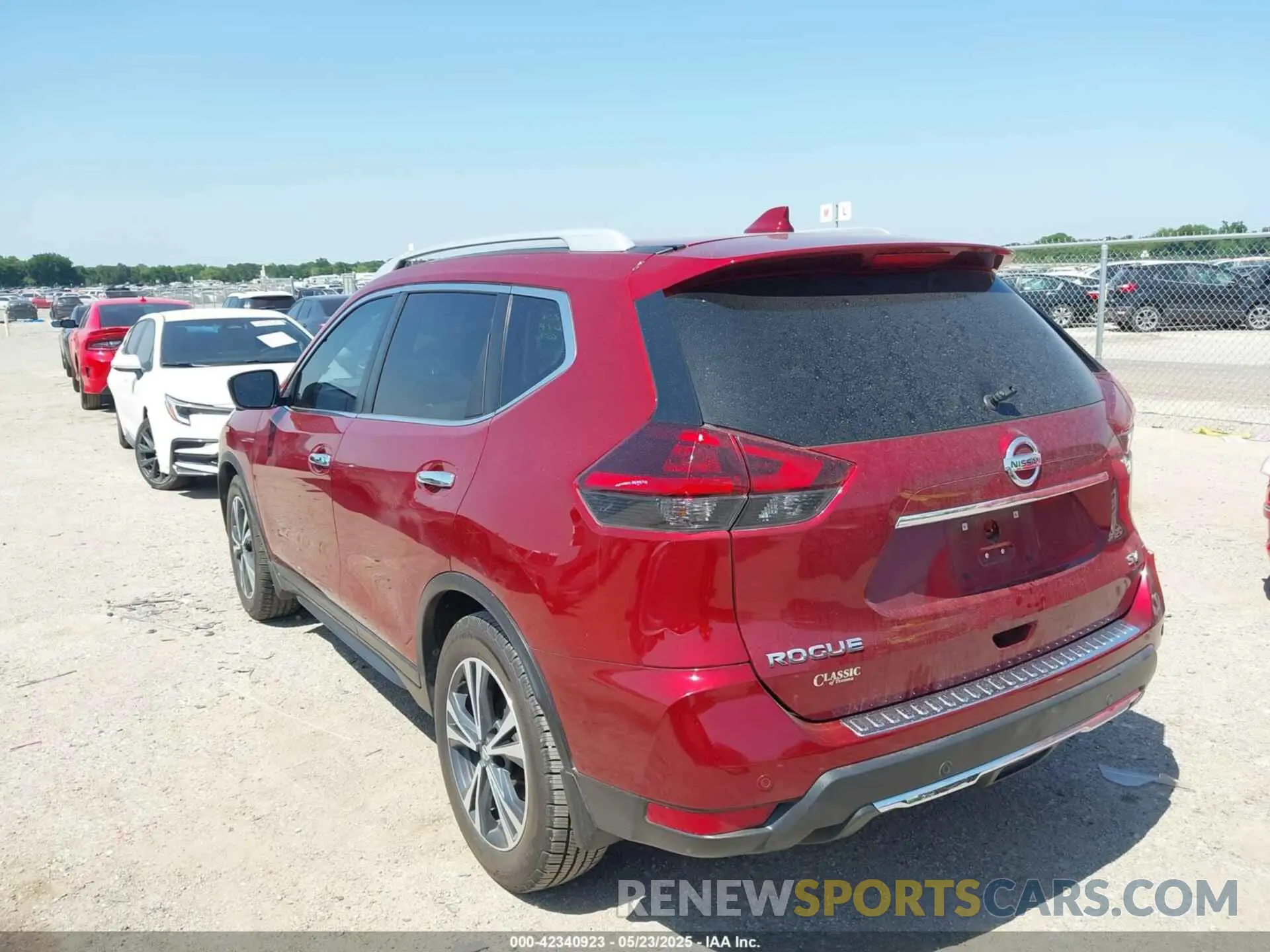 3 Photograph of a damaged car 5N1AT2MTXKC733228 NISSAN ROGUE 2019
