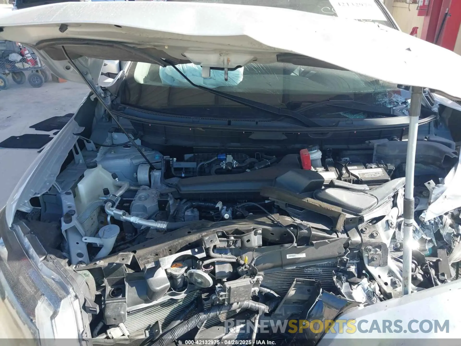 10 Photograph of a damaged car 5N1AT2MTXKC778816 NISSAN ROGUE 2019