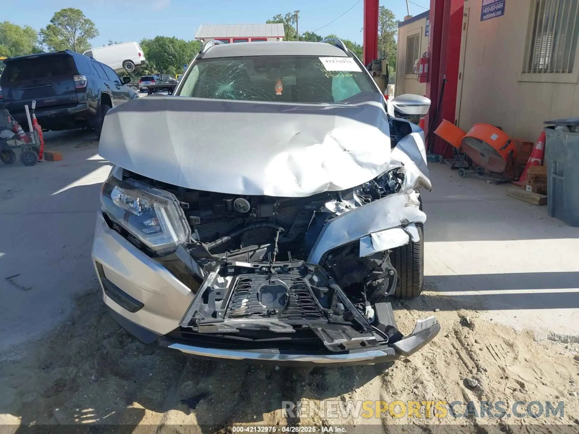 12 Photograph of a damaged car 5N1AT2MTXKC778816 NISSAN ROGUE 2019