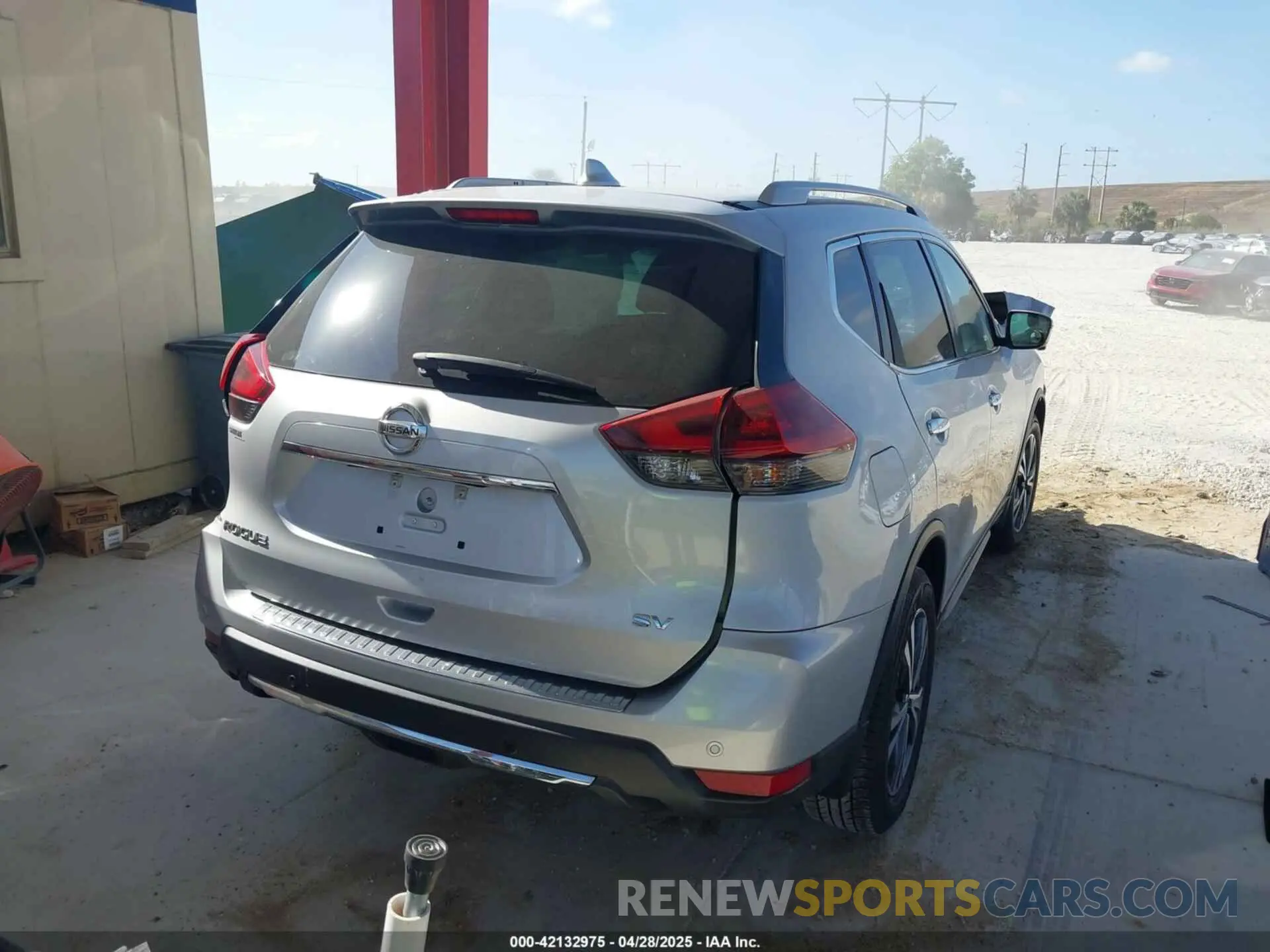 4 Photograph of a damaged car 5N1AT2MTXKC778816 NISSAN ROGUE 2019