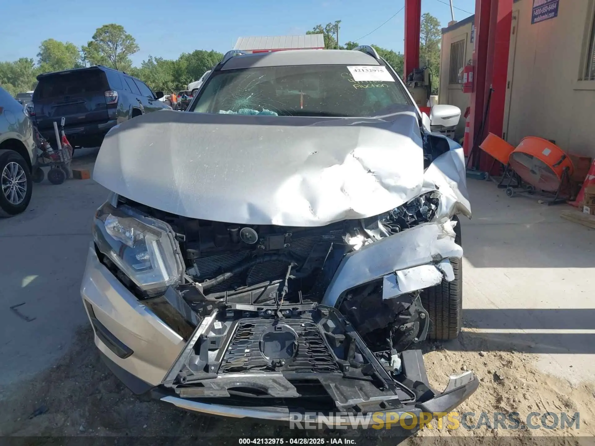6 Photograph of a damaged car 5N1AT2MTXKC778816 NISSAN ROGUE 2019