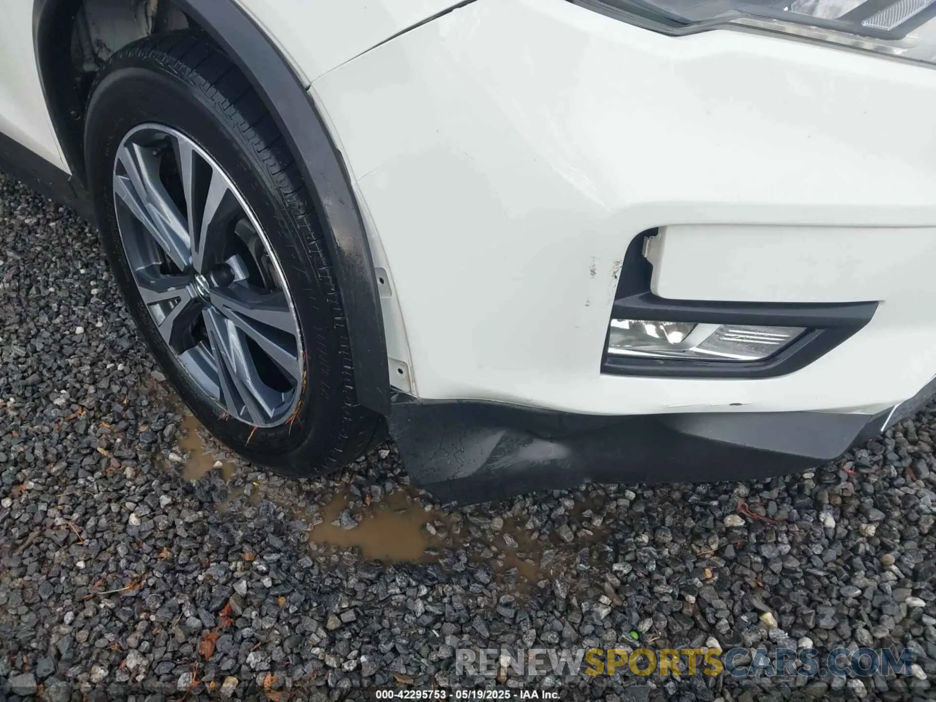 6 Photograph of a damaged car 5N1AT2MTXKC817436 NISSAN ROGUE 2019