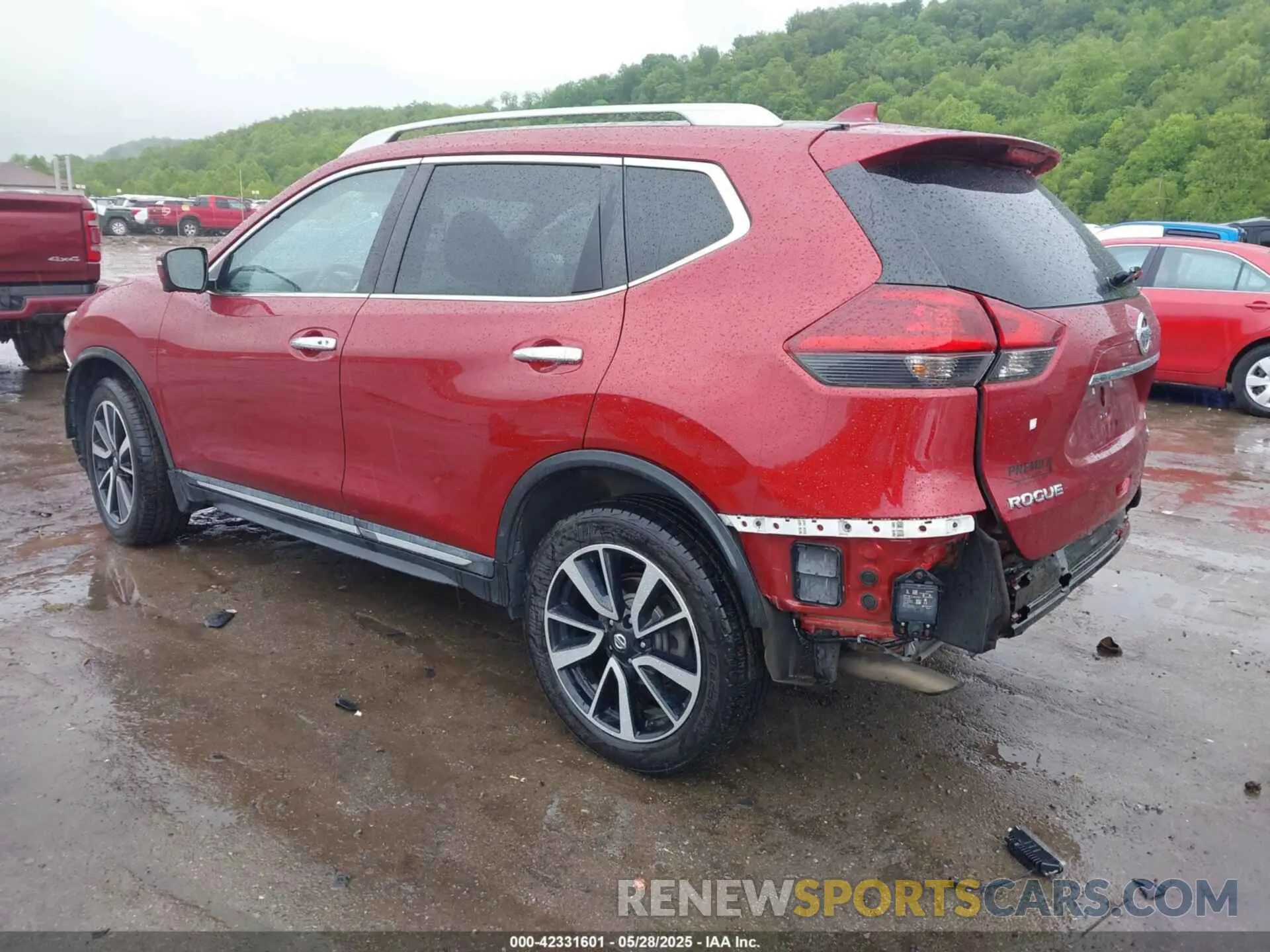 3 Photograph of a damaged car 5N1AT2MV0KC723809 NISSAN ROGUE 2019