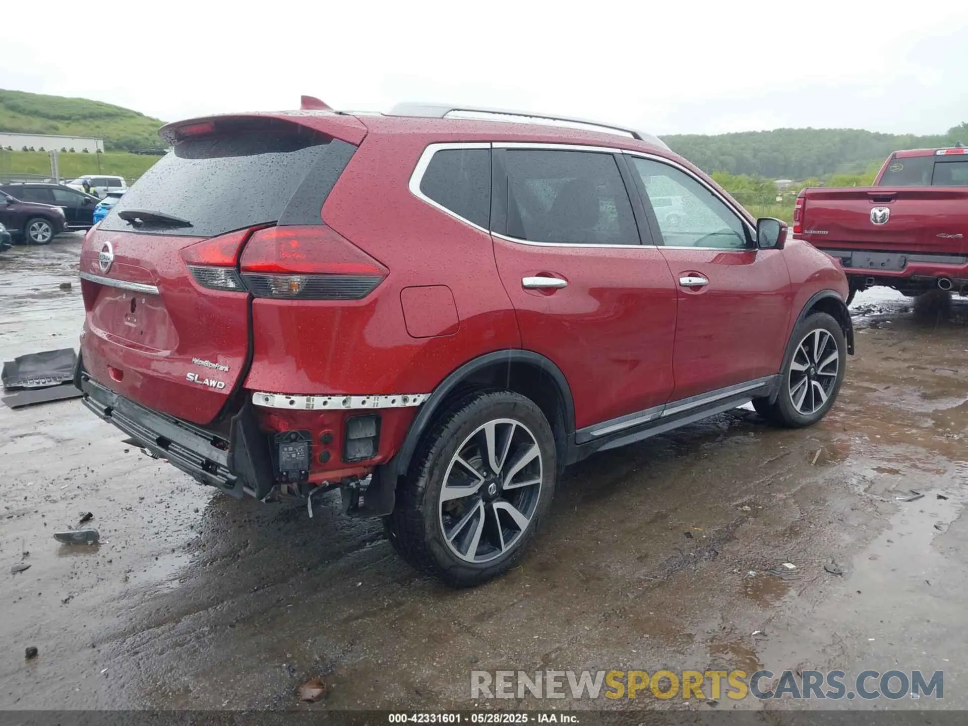 4 Photograph of a damaged car 5N1AT2MV0KC723809 NISSAN ROGUE 2019