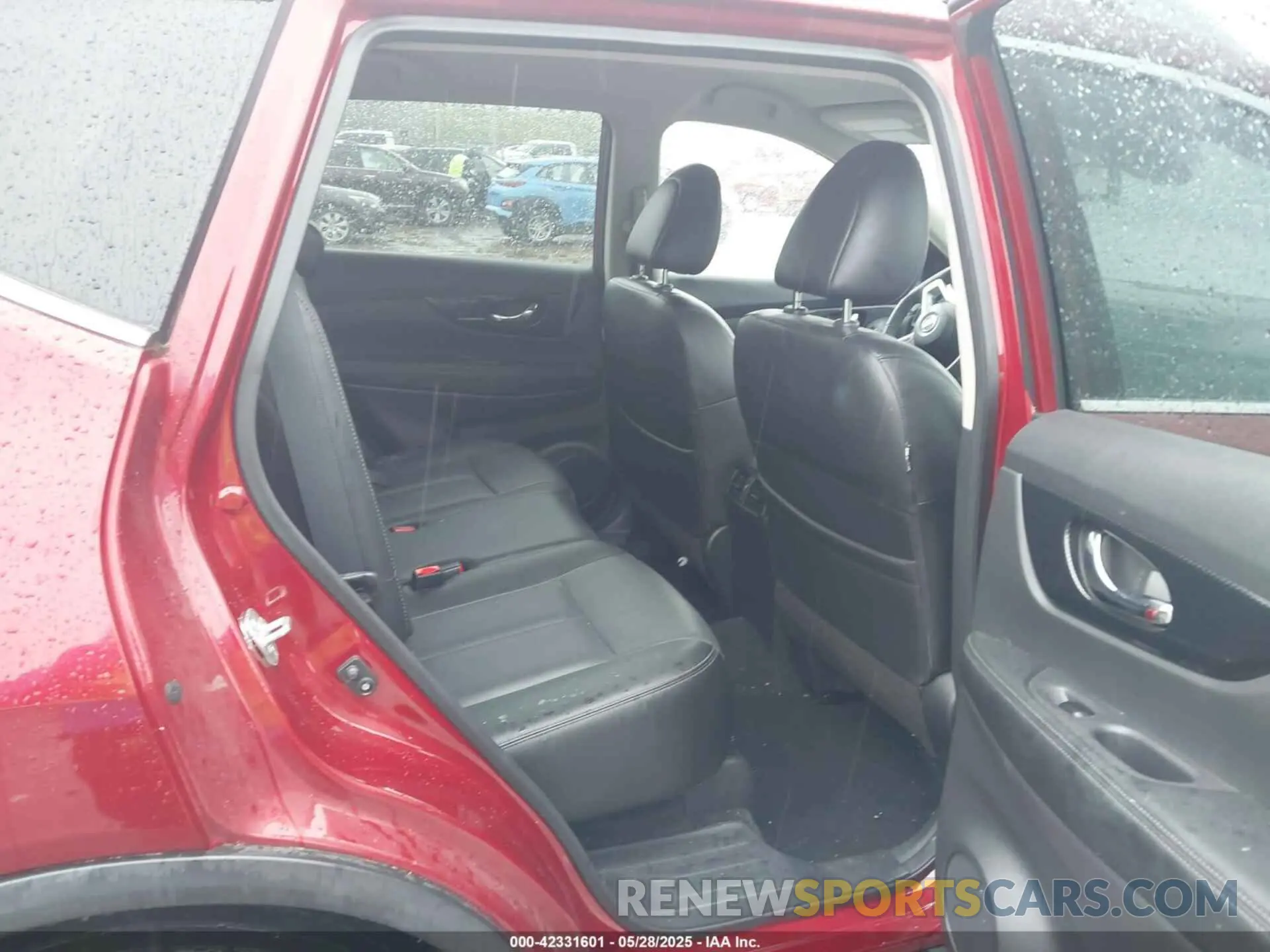 8 Photograph of a damaged car 5N1AT2MV0KC723809 NISSAN ROGUE 2019