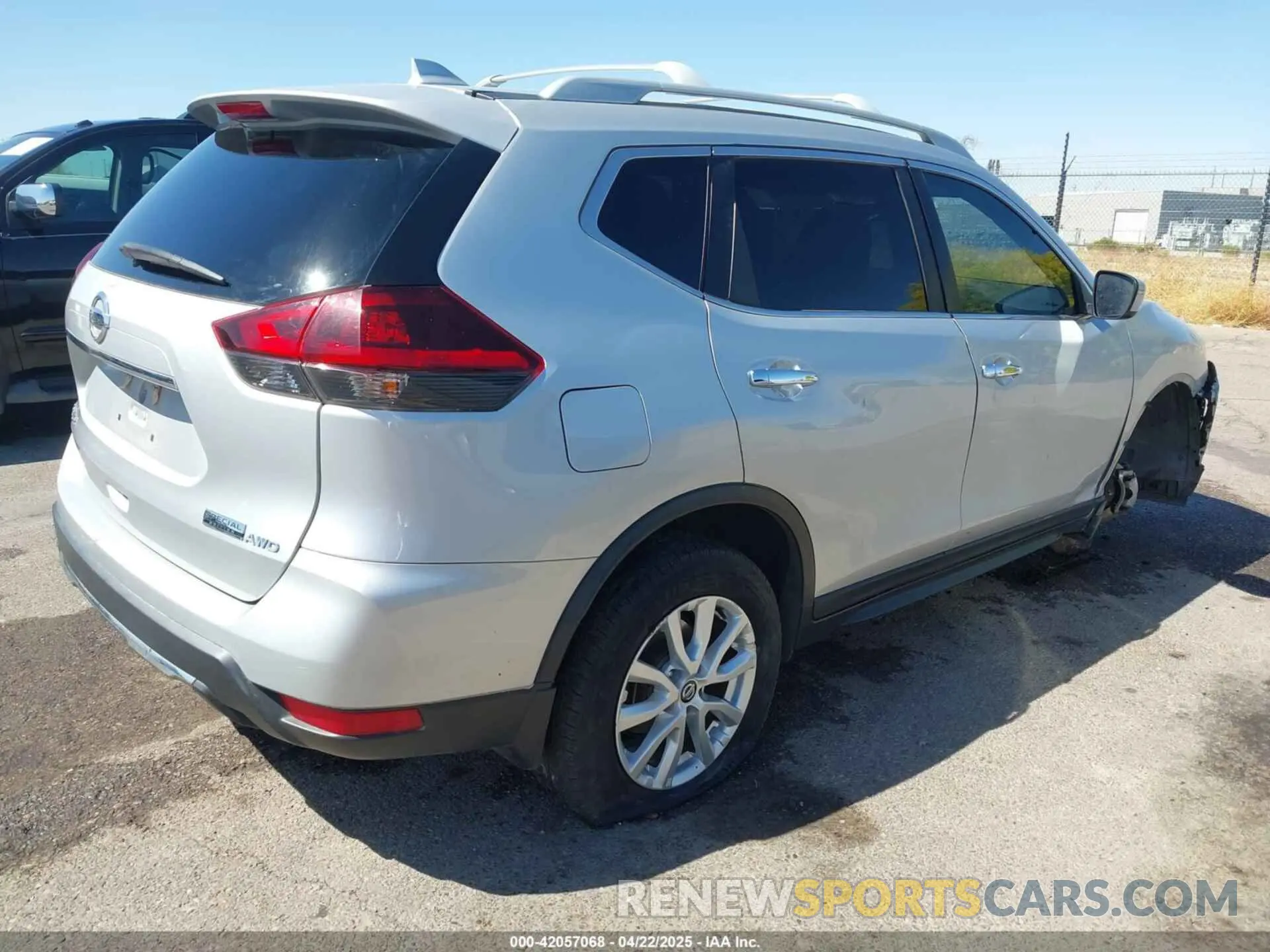 4 Photograph of a damaged car 5N1AT2MV2KC734049 NISSAN ROGUE 2019