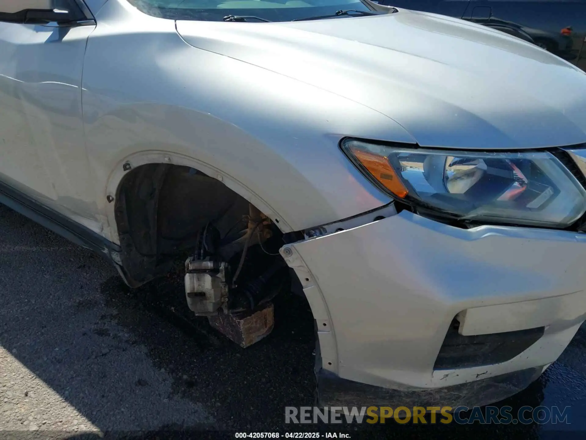 6 Photograph of a damaged car 5N1AT2MV2KC734049 NISSAN ROGUE 2019