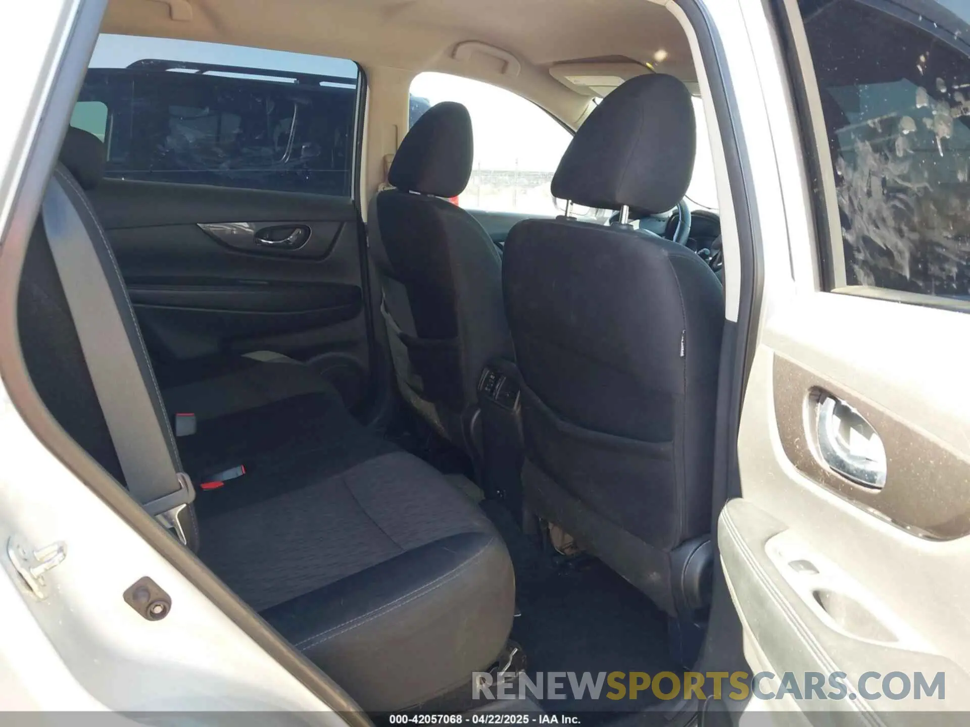 8 Photograph of a damaged car 5N1AT2MV2KC734049 NISSAN ROGUE 2019