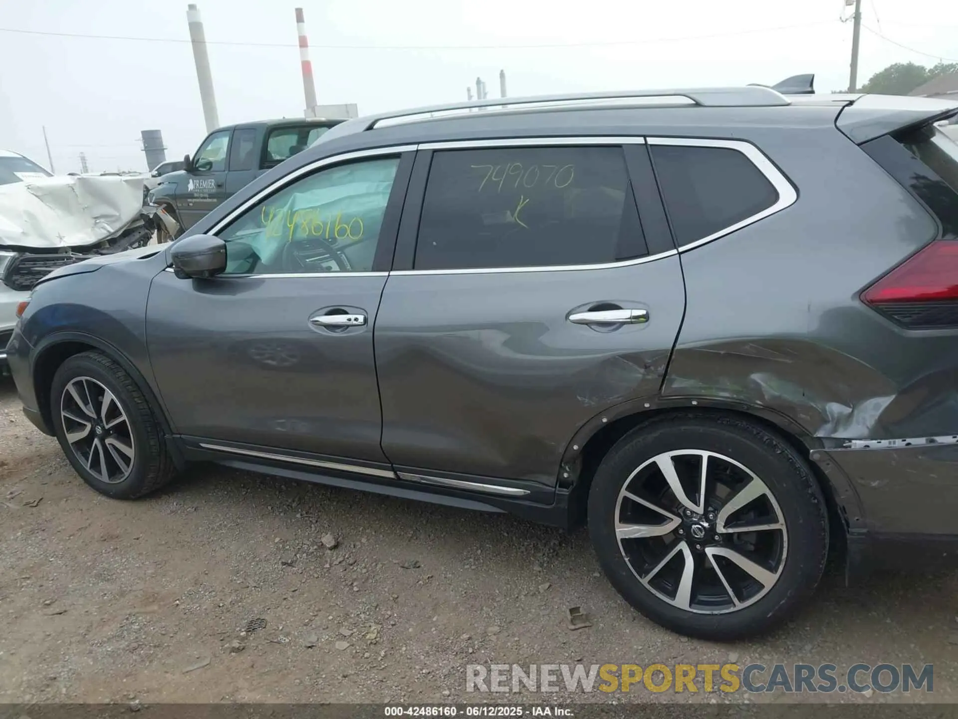 14 Фотография поврежденного автомобиля 5N1AT2MV2KC749070 NISSAN ROGUE 2019