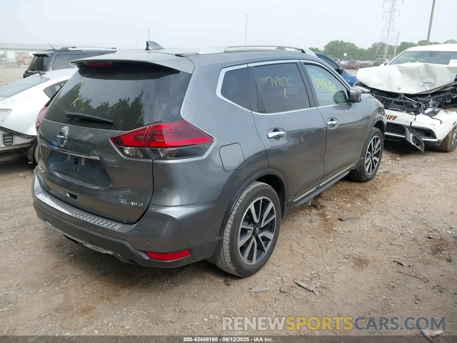 4 Фотография поврежденного автомобиля 5N1AT2MV2KC749070 NISSAN ROGUE 2019