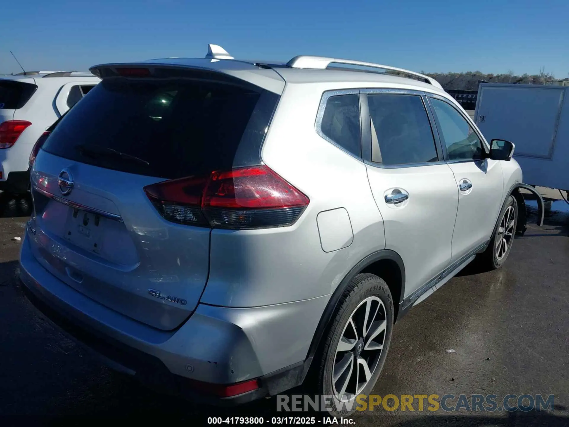 4 Photograph of a damaged car 5N1AT2MV3KC744377 NISSAN ROGUE 2019