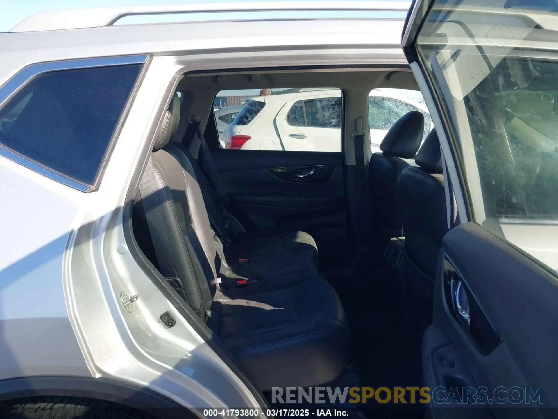 8 Photograph of a damaged car 5N1AT2MV3KC744377 NISSAN ROGUE 2019