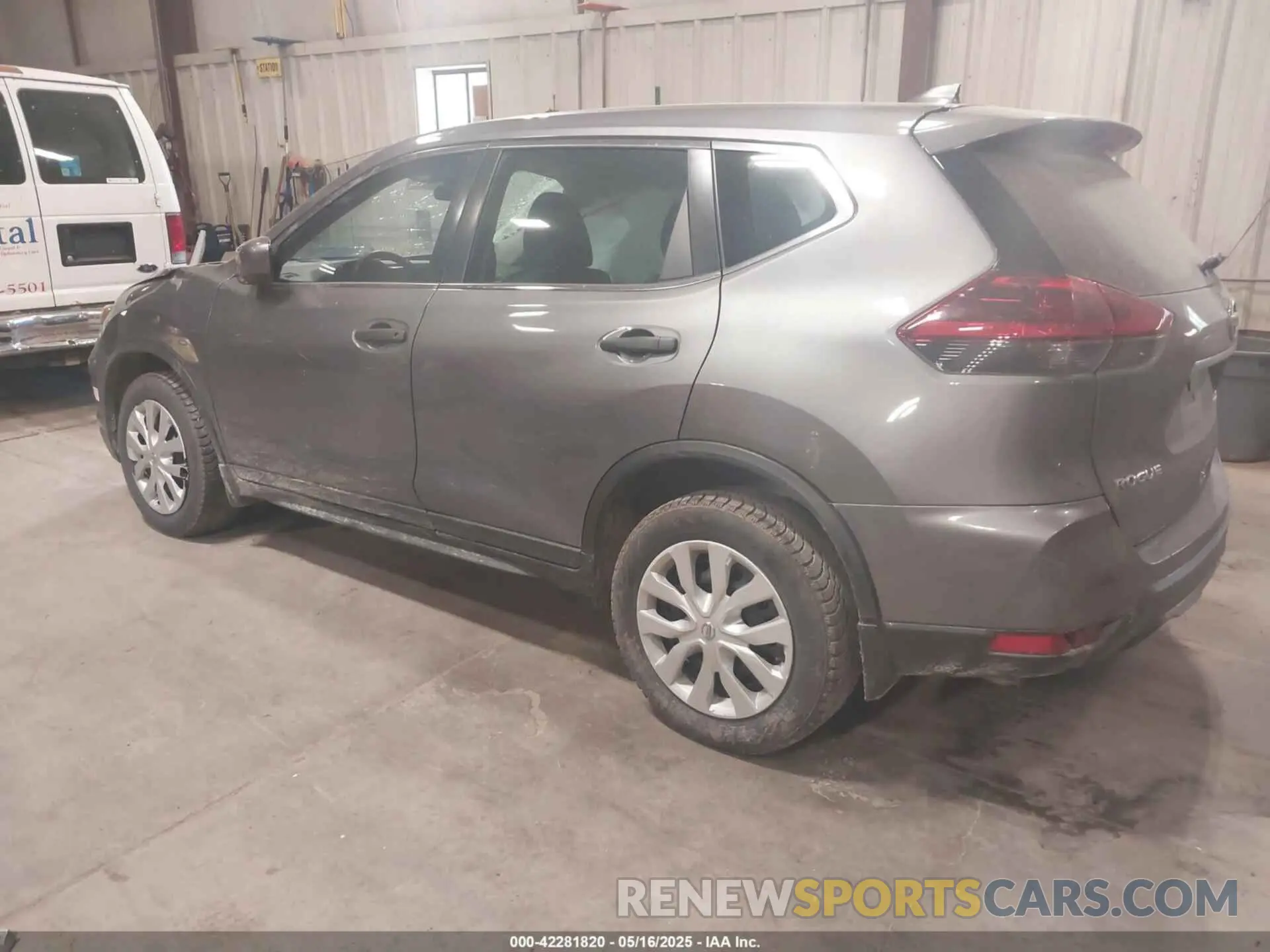 3 Photograph of a damaged car 5N1AT2MV3KC797371 NISSAN ROGUE 2019