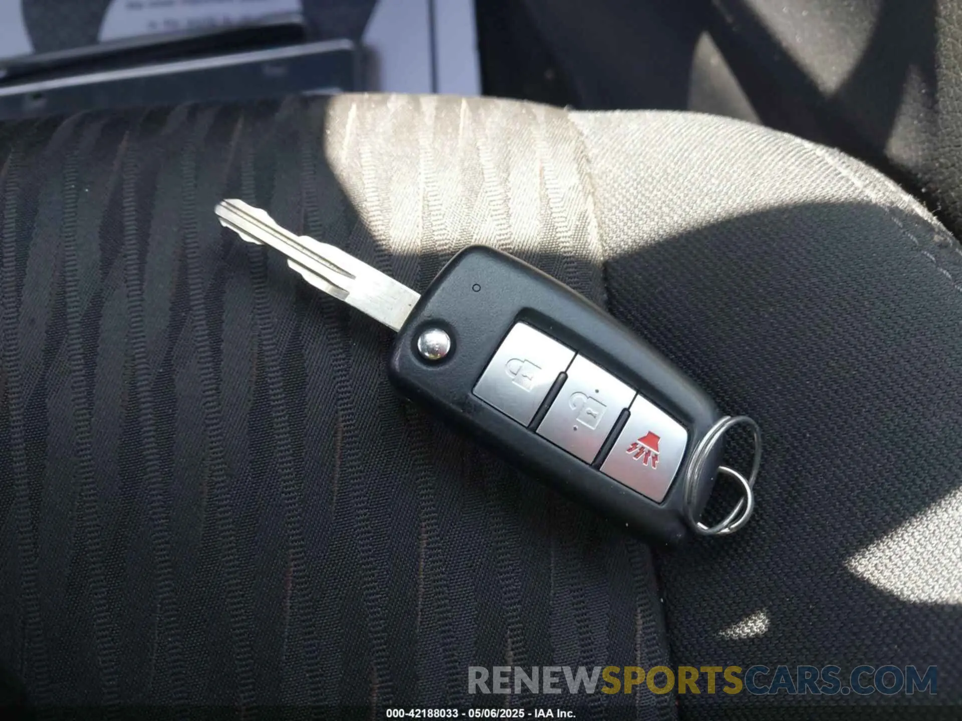 11 Photograph of a damaged car 5N1AT2MV3KC805467 NISSAN ROGUE 2019