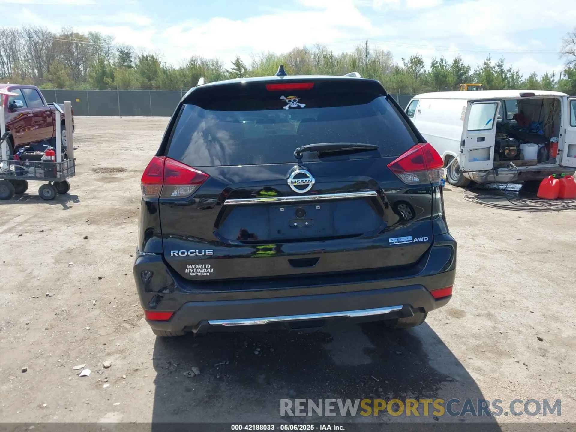 17 Photograph of a damaged car 5N1AT2MV3KC805467 NISSAN ROGUE 2019