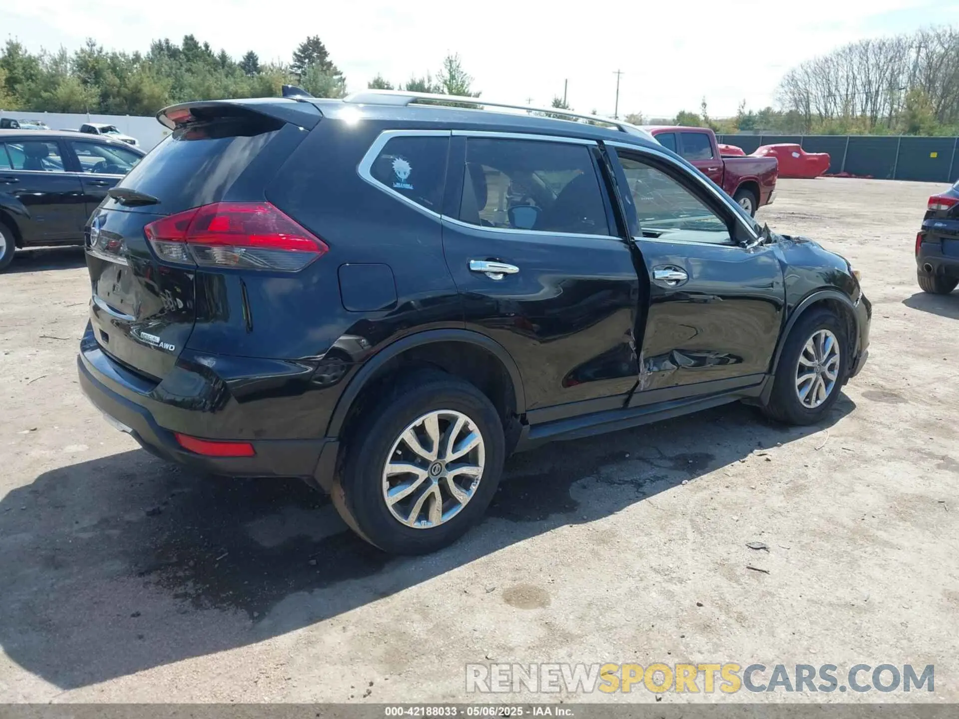 4 Photograph of a damaged car 5N1AT2MV3KC805467 NISSAN ROGUE 2019