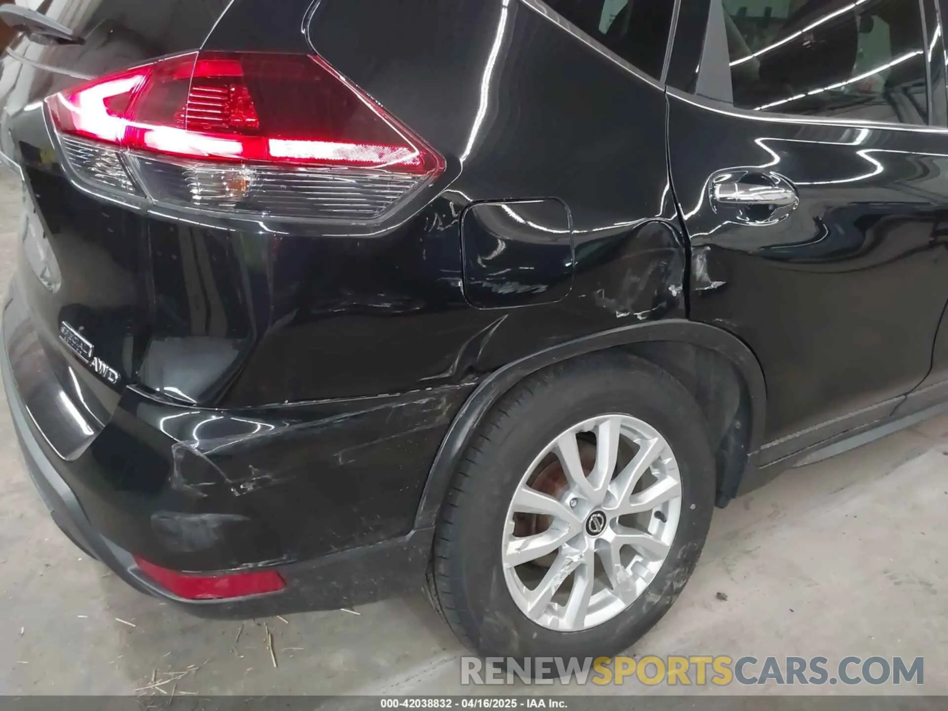 6 Photograph of a damaged car 5N1AT2MV3KC817862 NISSAN ROGUE 2019
